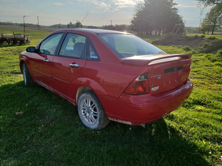 2007-ford-focus-sedan-image-3