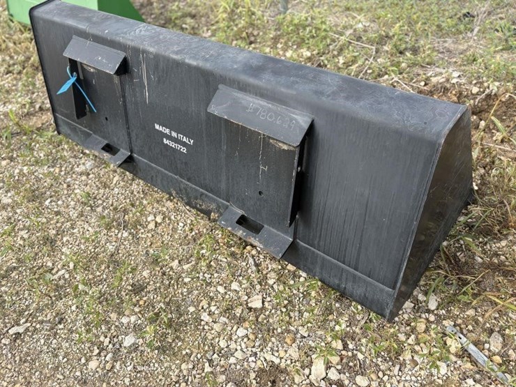 l1---72''-skid-steer-loader-bucket-image-4