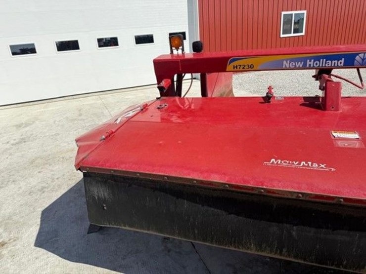 2015-new-holland-7230-discbine-image-40