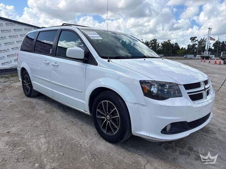2017-dodge-grand-caravan-image-3