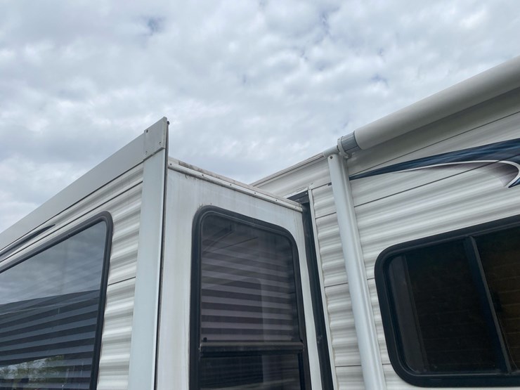 2012-keystone-springdale-rv-image-10