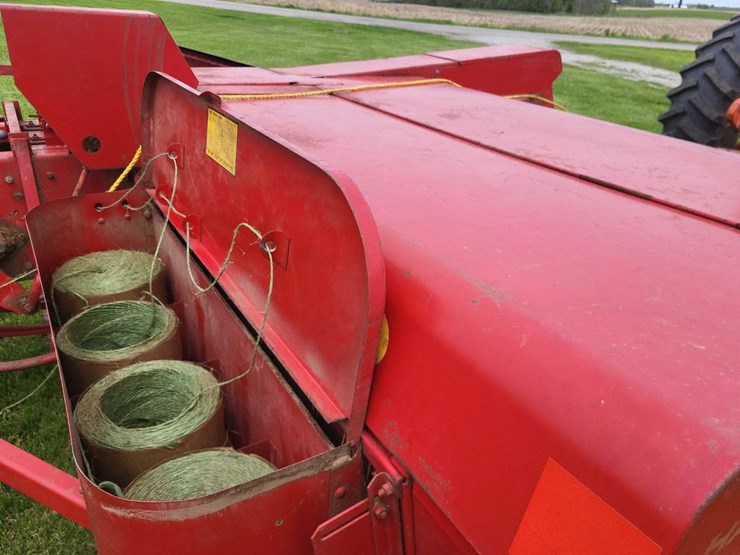 new-holland-273-image-32