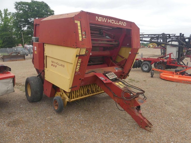 new-holland-853-image-2