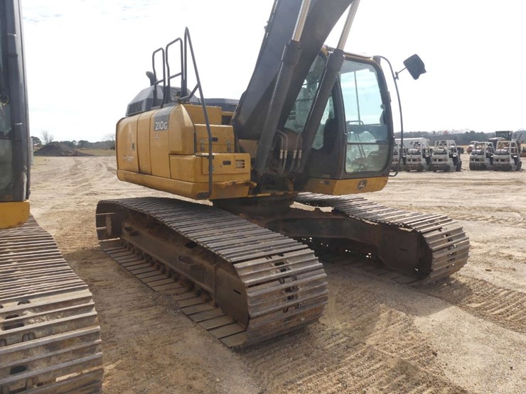 2019-deere-210g-image-3
