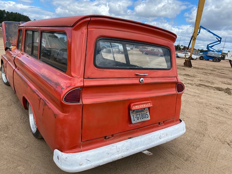 1963-chevrolet-suburban-image-22