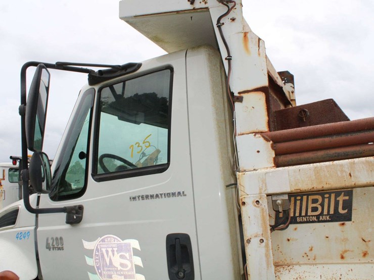 2006-international-durastar-4200-image-8