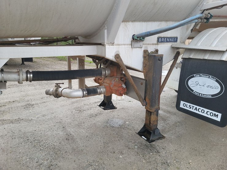 2012-brenner-8820-gallon-aluminum-tandem-axle-semi-tanker-trailer-image-12