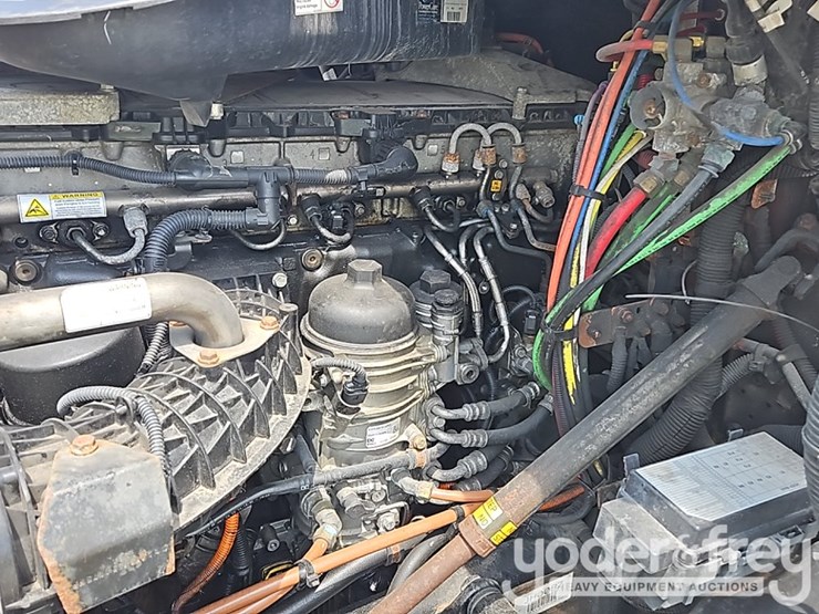 2017-freightliner-cascadia-125-image-27