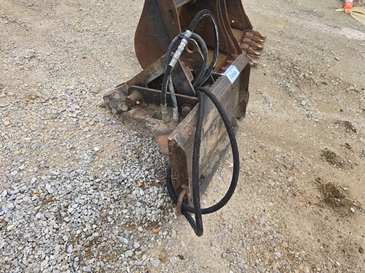 #24049-•-stanley-mb-mini-skid-steer-breaker-image-2