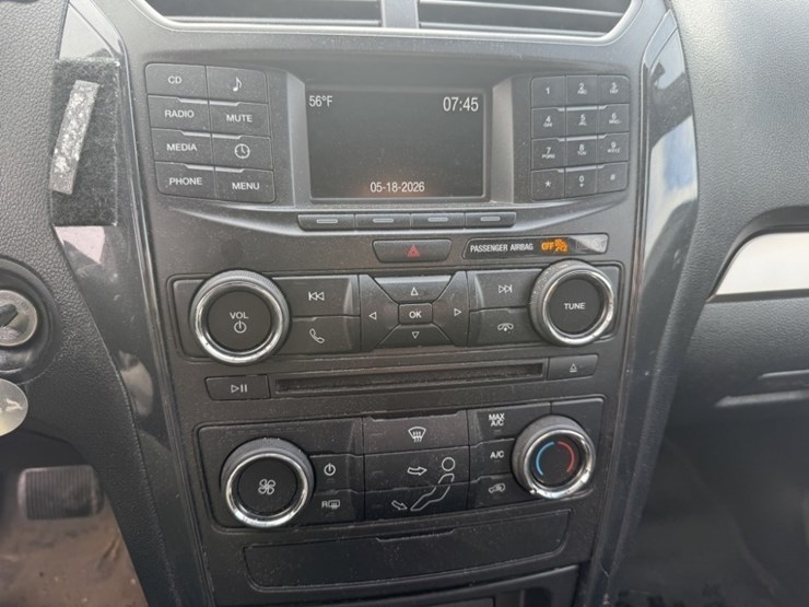2017-ford-explorer-image-38