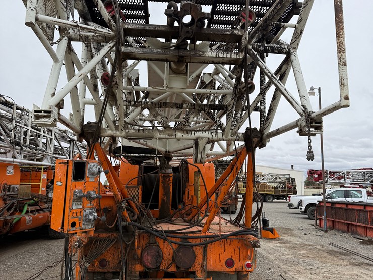 franks-mobilrig-300-1287/160-dtd-ht-96’-215k-4-axle-well-service-workover-rig-image-30