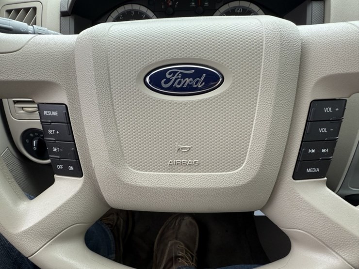 2008-ford-escape-image-24