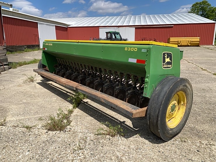 john-deere-8300-image-5