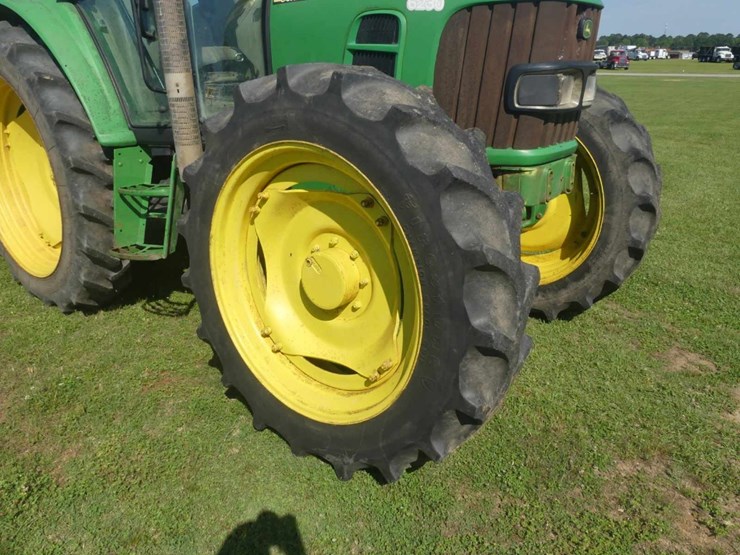 2011-john-deere-6230-image-8
