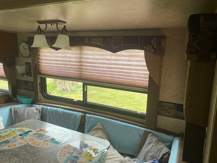 2012-keystone-springdale-rv-image-61