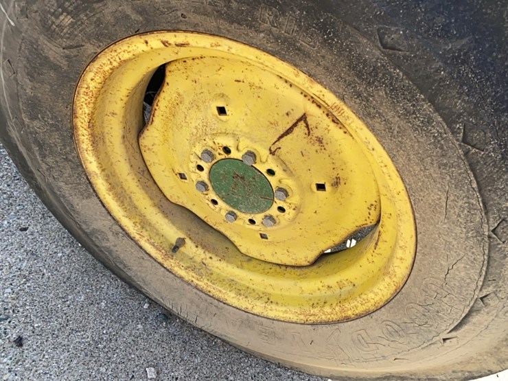 john-deere-8300-image-42