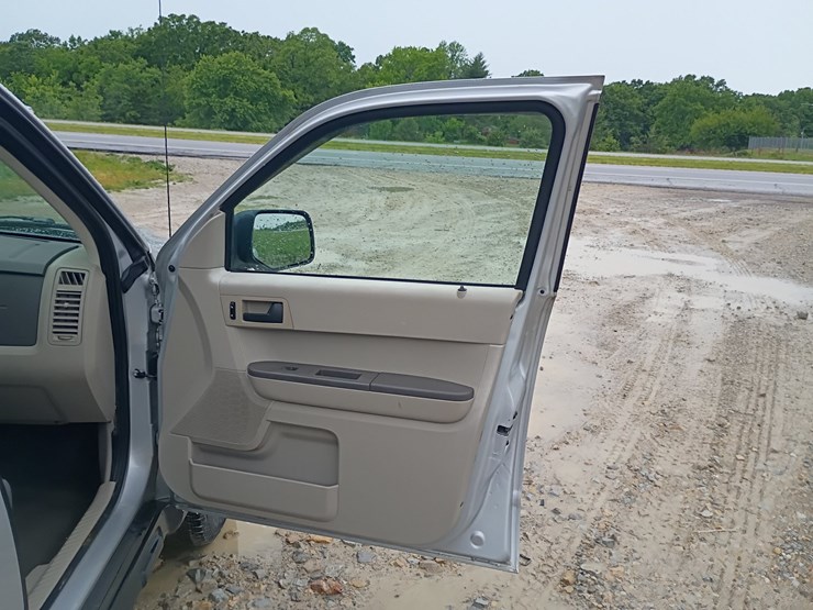 2008-ford-escape-image-34