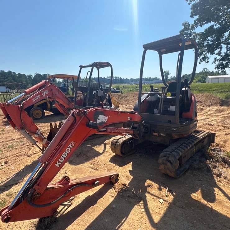 KUBOTA U25