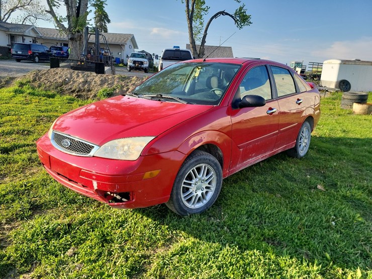 2007-ford-focus-sedan-image-1