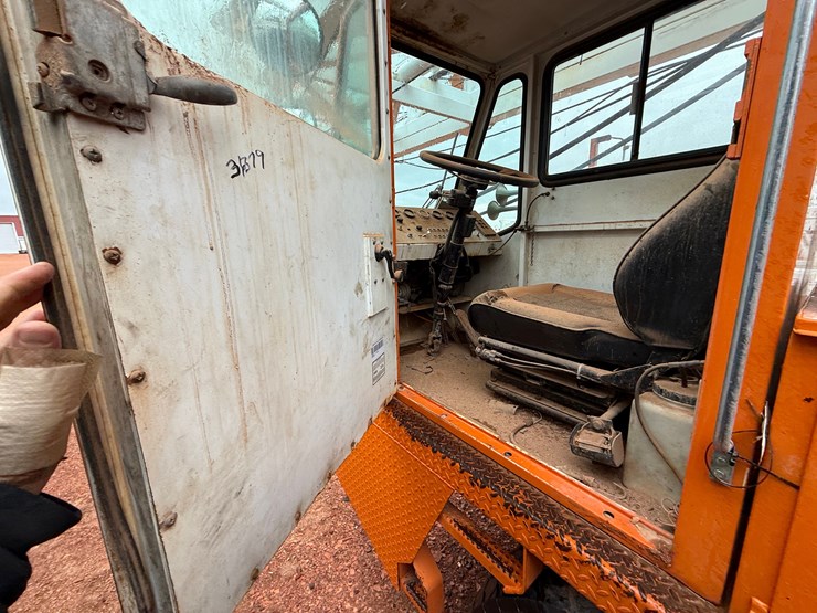 2006-taylor-c500-dd-104'-250k-5-axle-well-service-workover-rig-image-27