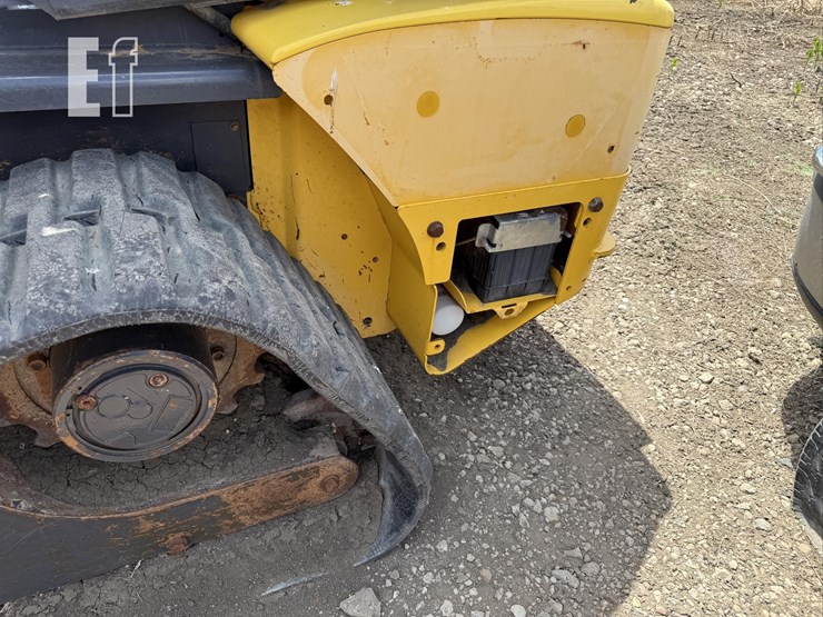 new-holland-c232-image-7