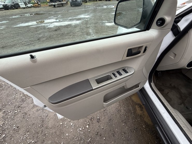 2008-ford-escape-image-19