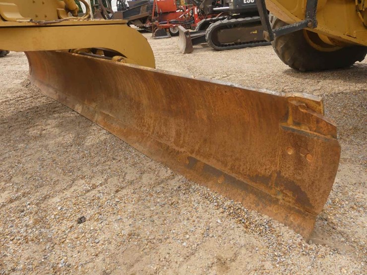 caterpillar-12h-image-7