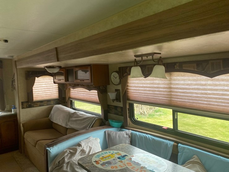 2012-keystone-springdale-rv-image-62
