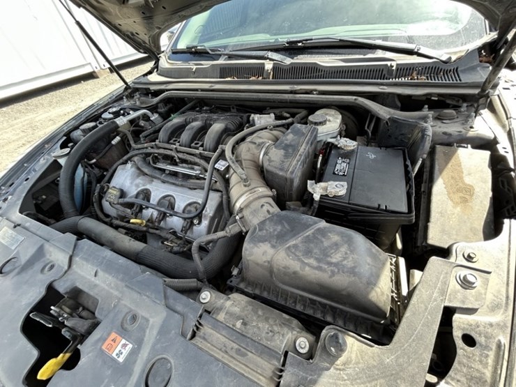 2012-ford-taurus-sel-sedan-image-36