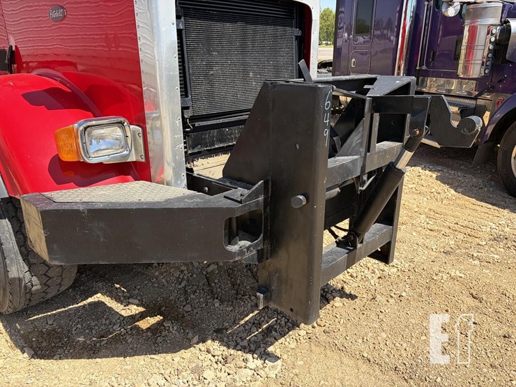 2008-peterbilt-367-image-15