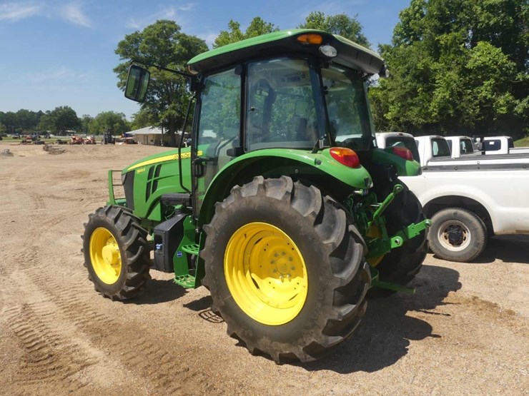 2024-john-deere-5100e-image-5