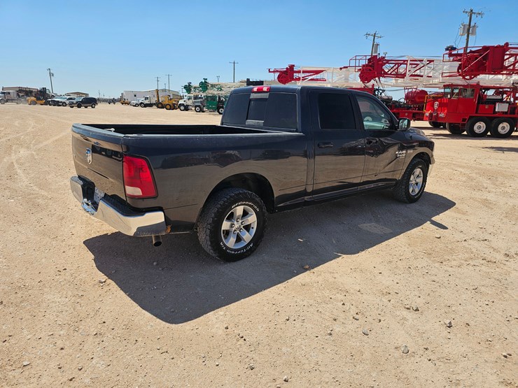 2019-ram-1500-classic-image-3