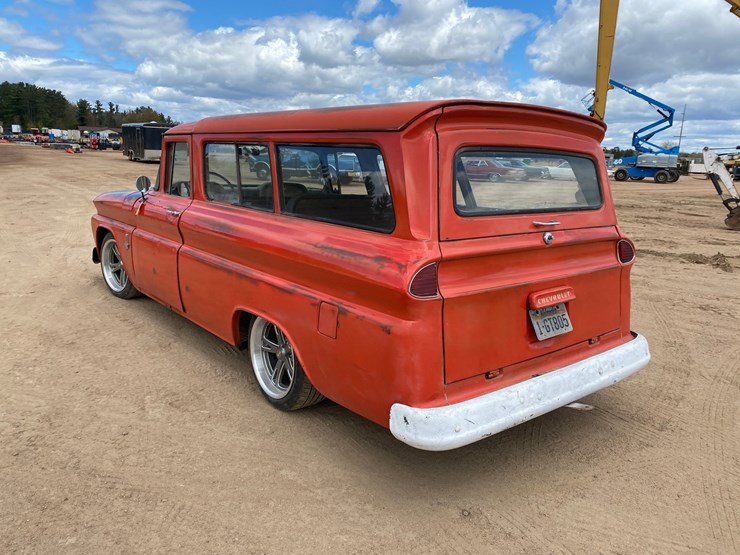 1963-chevrolet-suburban-image-8