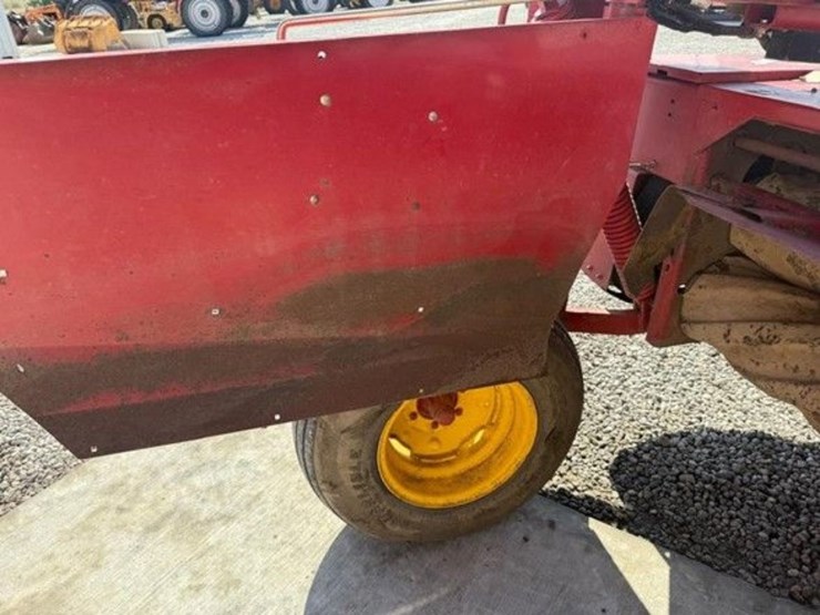 2015-new-holland-7230-discbine-image-15