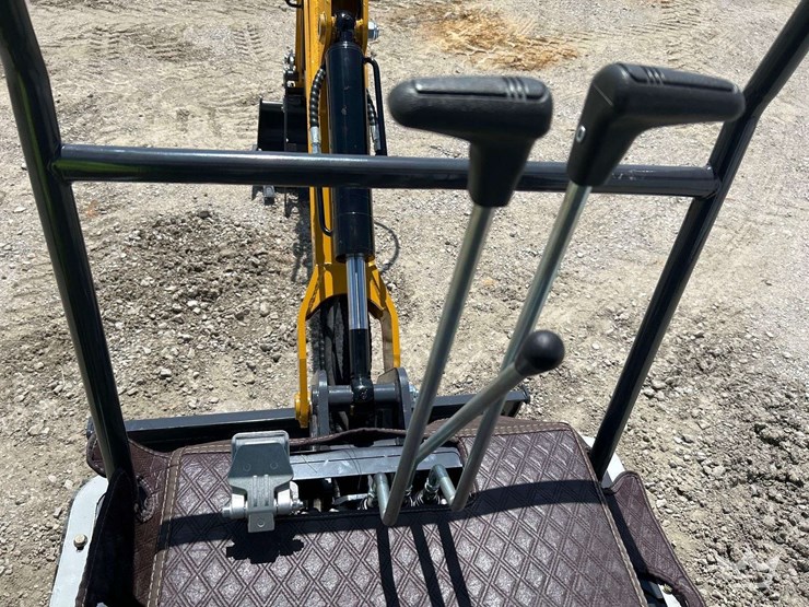 mini-excavator-image-11