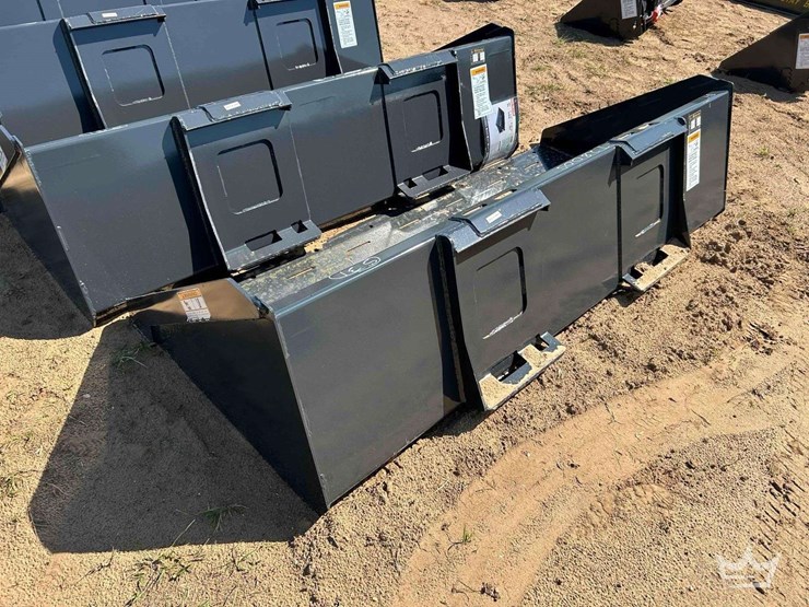 wolverine-track-duty-bucket-image-2