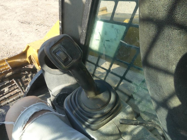 2016-caterpillar-289d-image-12