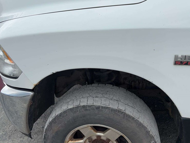 2013-dodge-2500-image-25