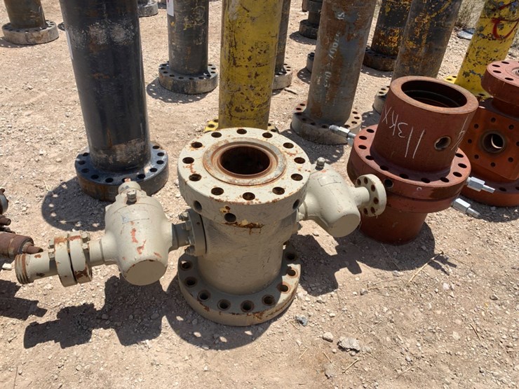 (6x)-7-1/16-10k-fluid-crosses-w/(4)-2-9/16-5k-gates-valves-image-3