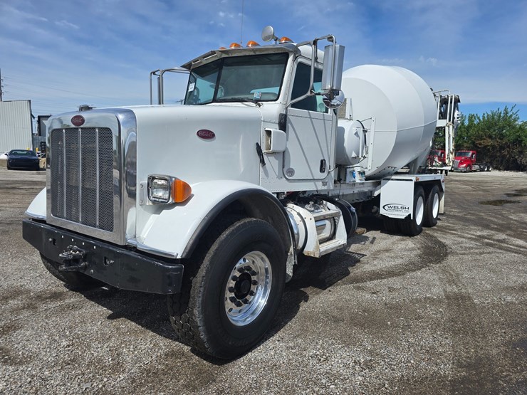 2014-peterbilt-365-image-1