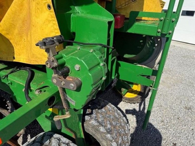2010-john-deere-1990-image-14