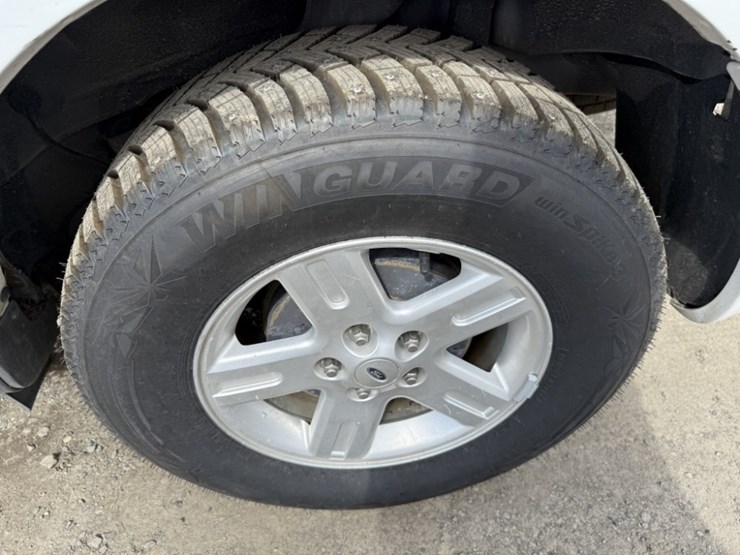 2012-ford-escape-hybrid-image-16