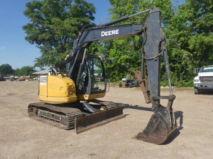 2017-deere-75g-image-3
