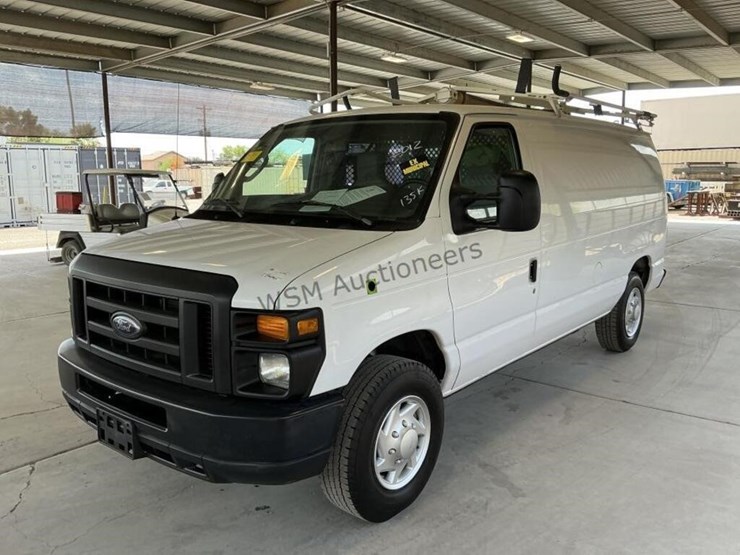 2012-ford-cargo-image-4