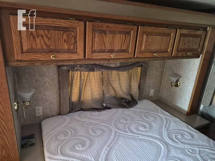 2004-lamar-motor-home-10242-image-21