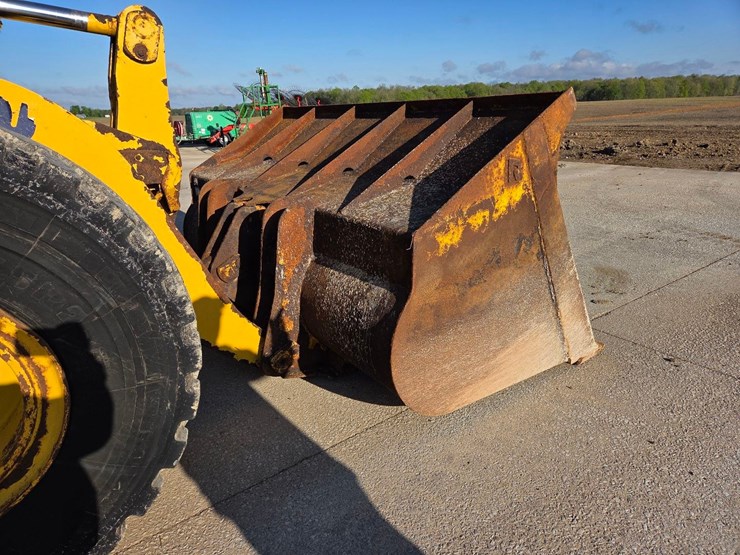 2018-komatsu-wa380-image-28