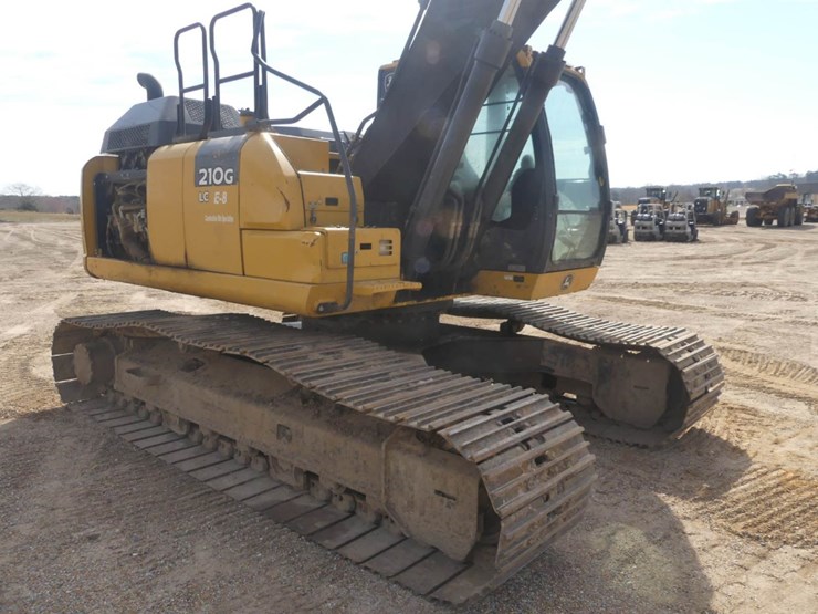 2019-deere-210g-image-11