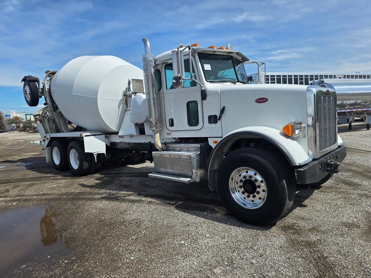 2014-peterbilt-365-image-41