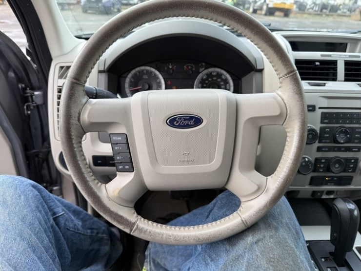 2009-ford-escape-image-15