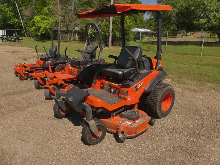 2013-kubota-zd331p-image-1